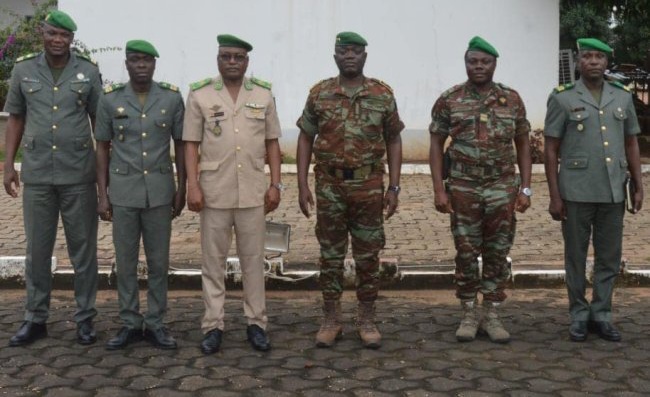 militaires-6-f0fbd-2.jpg