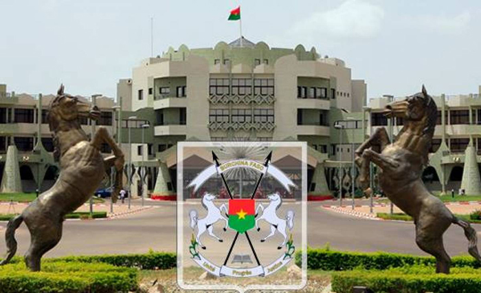 Burkina:  les militaires du MPSR suspendent la Constitution et les institutions du pays