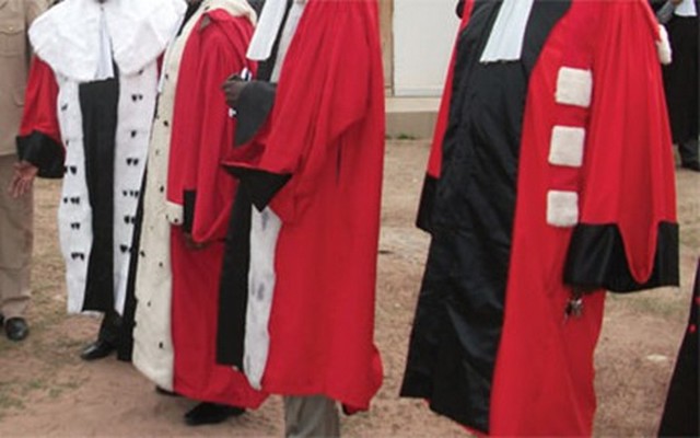 Scandale : un magistrat tabassé par des hommes en uniforme