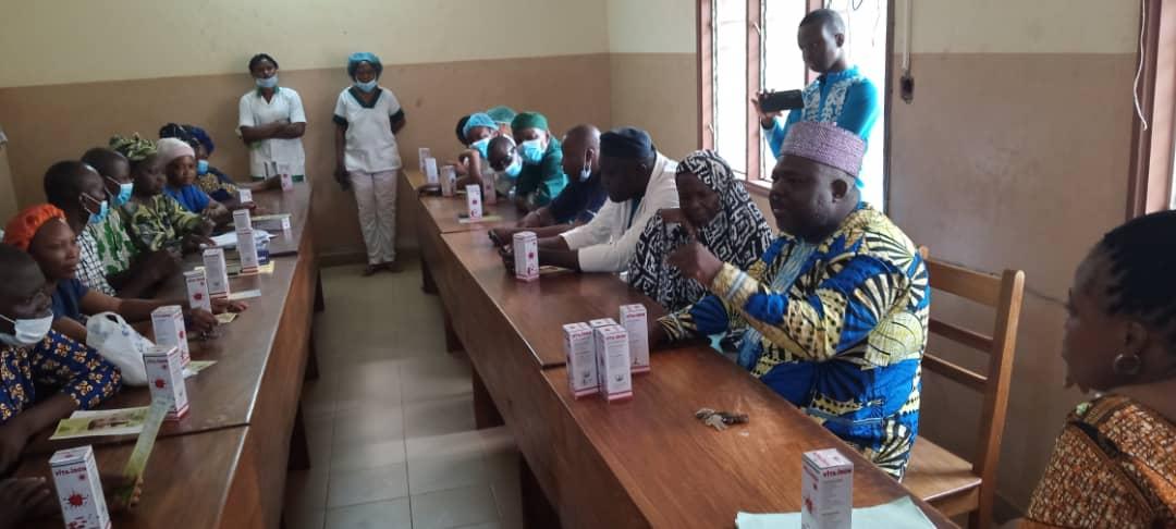 Bénin : Dr Raphaël Tchidimè présente Vita Iron aux agents de santé de Sakété