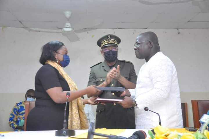 Abomey-Calavi : installation officielle de la secrétaire exécutive dans ses fonctions par le préfet Codjia