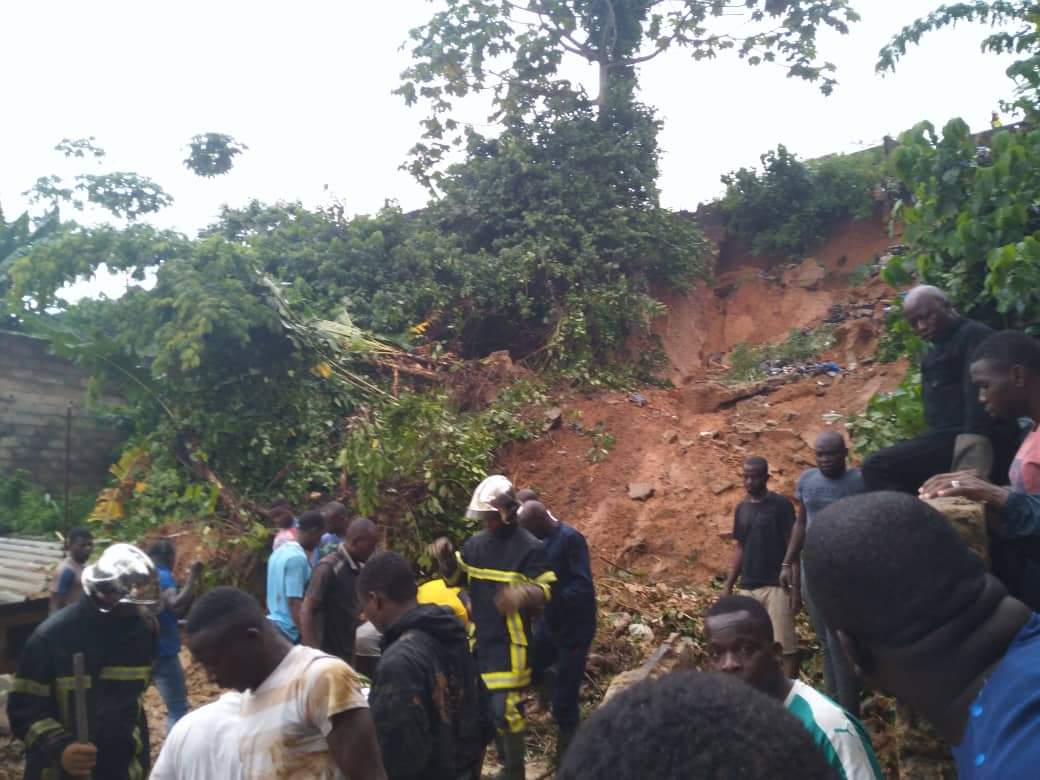 Abidjan: la pluie fait des dégâts, 06 personnes ensevelies dans un éboulement à Attecoubé