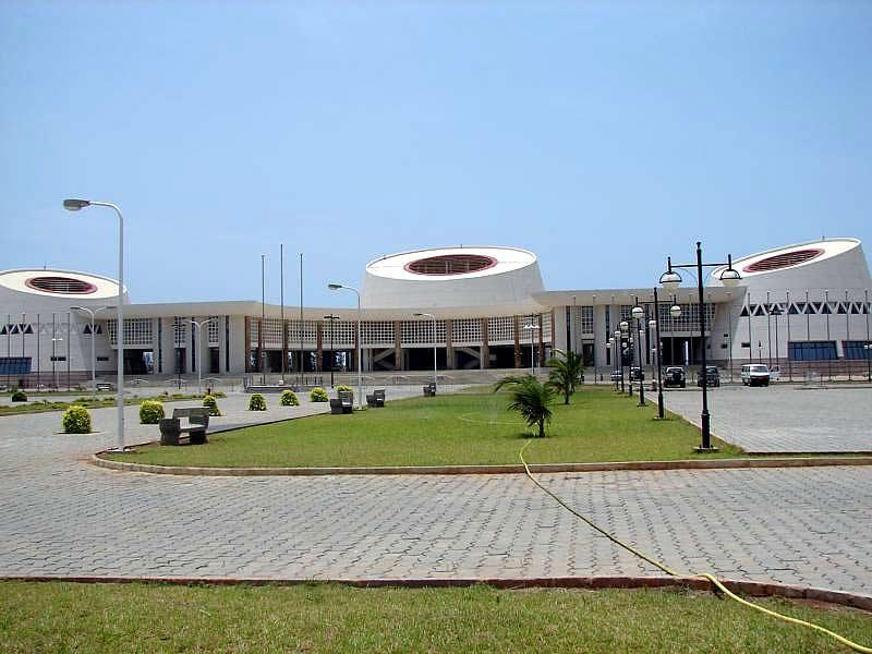 Le Palais des Congrès de Cotonou remis à l’état neuf