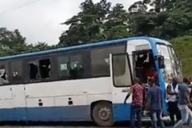 Côte d’Ivoire : un car transportant des partisans de Gbagbo caillassé