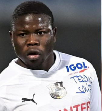 Foot-Transfert : le Béninois Youssouf Assogba signe son 1er contrat professionnel