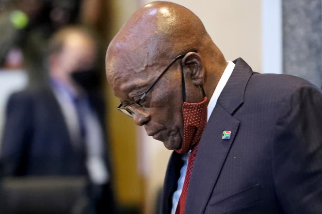 Afrique du Sud: l’ancien président Zuma condamné à 15 mois de prison pour outrage à la justice