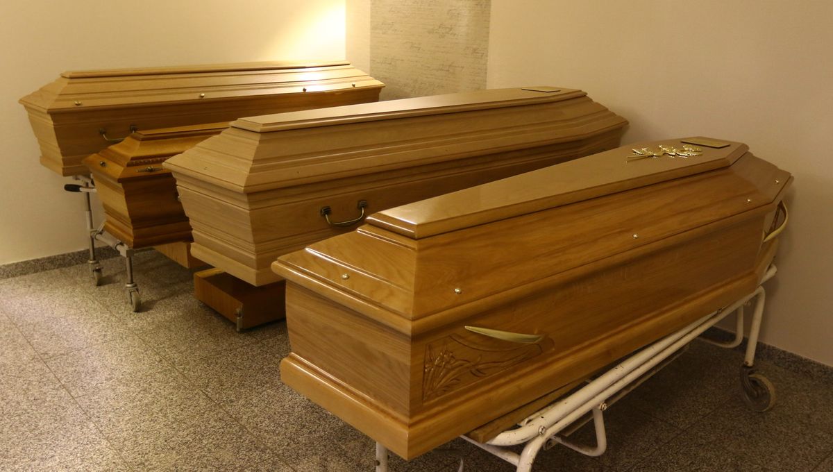 Insolite : Ce vendeur contribue à la mort des patients pour vite vendre ses cercueils
