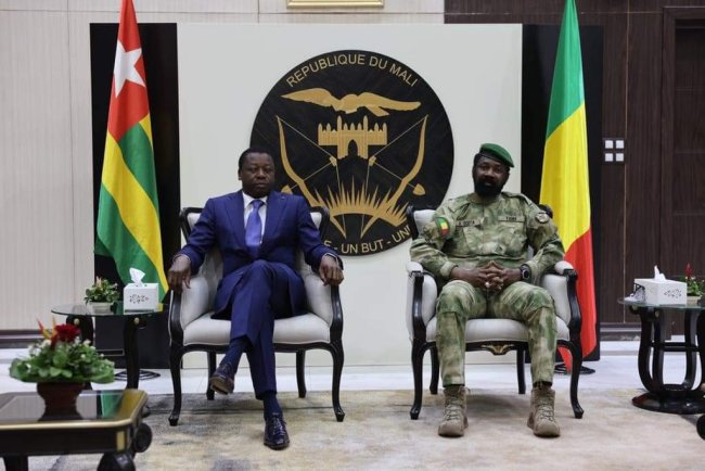 Faure Gnassingbé : le président togolais réagit à la grâce présidentielle accordée aux soldats ivoiriens