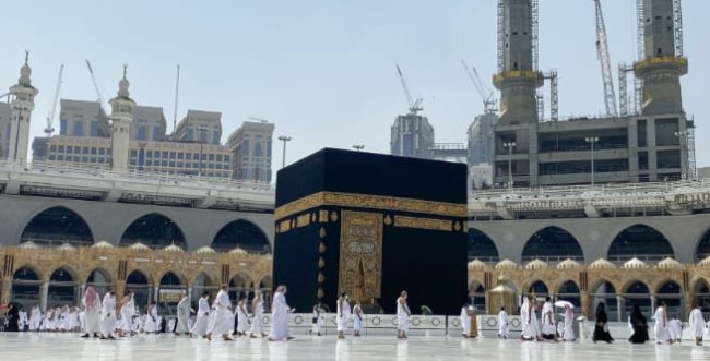 hadj-ea271.jpg