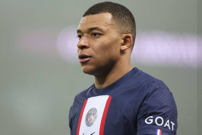 kylian_mbappe-2.png