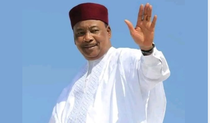 issoufou_amadou_2.png