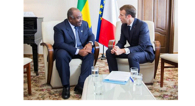 macron_et_bongo.gif
