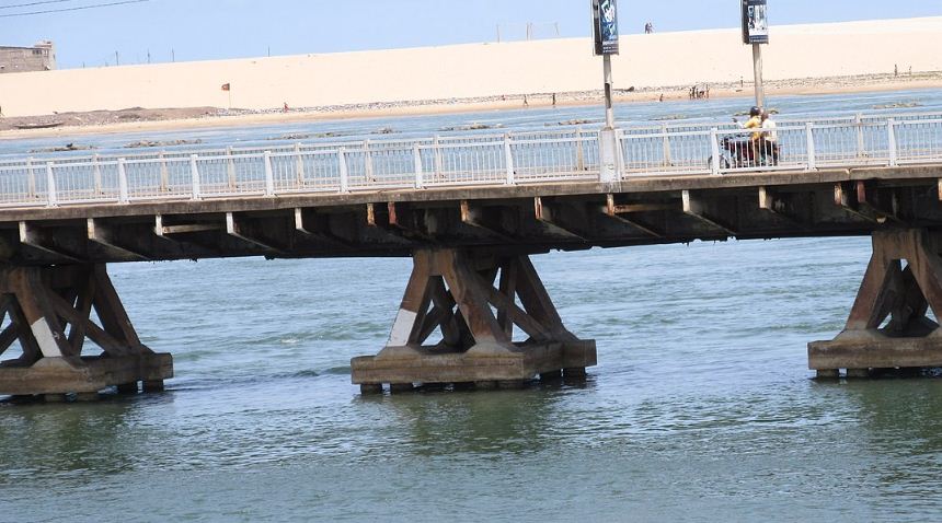 ancien_pont_de_cotonou.jpg