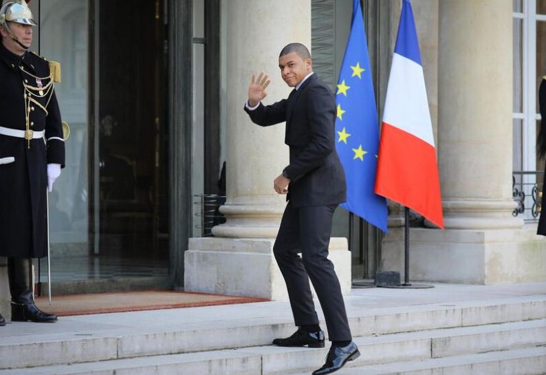 mbappe_veste.jpg