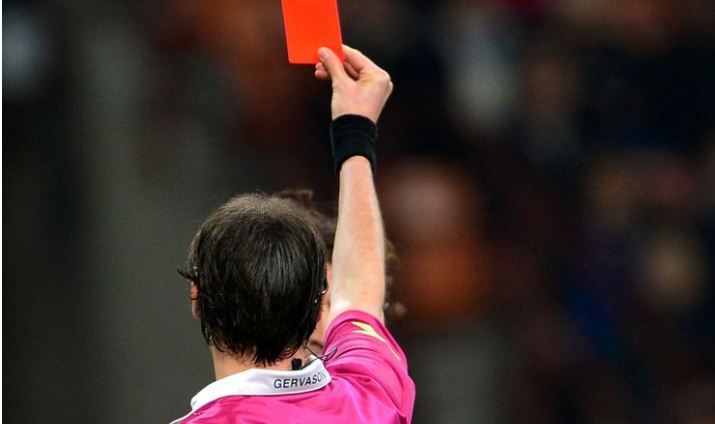 arbitre_carton.jpg