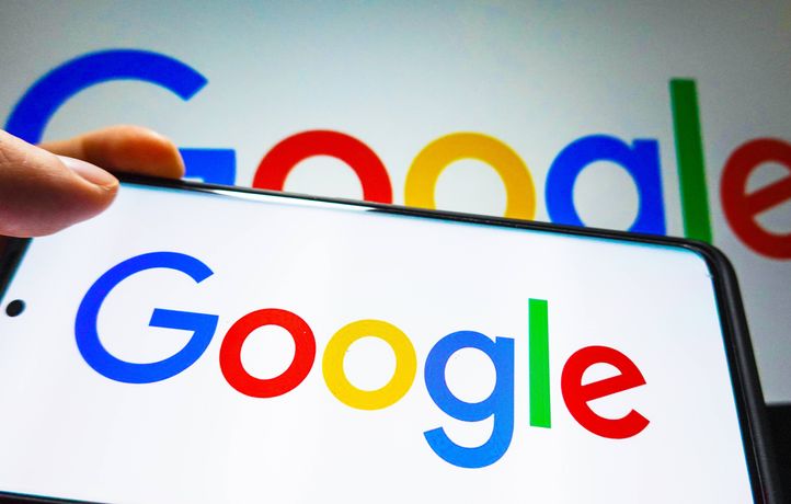 722x460_in-this-photo-illustration-the-google-logo-is-displayed-on-the-screen-of-a-smartphone-sheldon-cooper-sopa-images-sopaimages-logos-13-credit-sopa-images-sipa-2308031024.jpg
