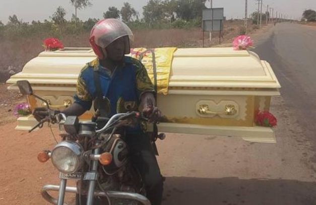cercueil_a_moto.jpg