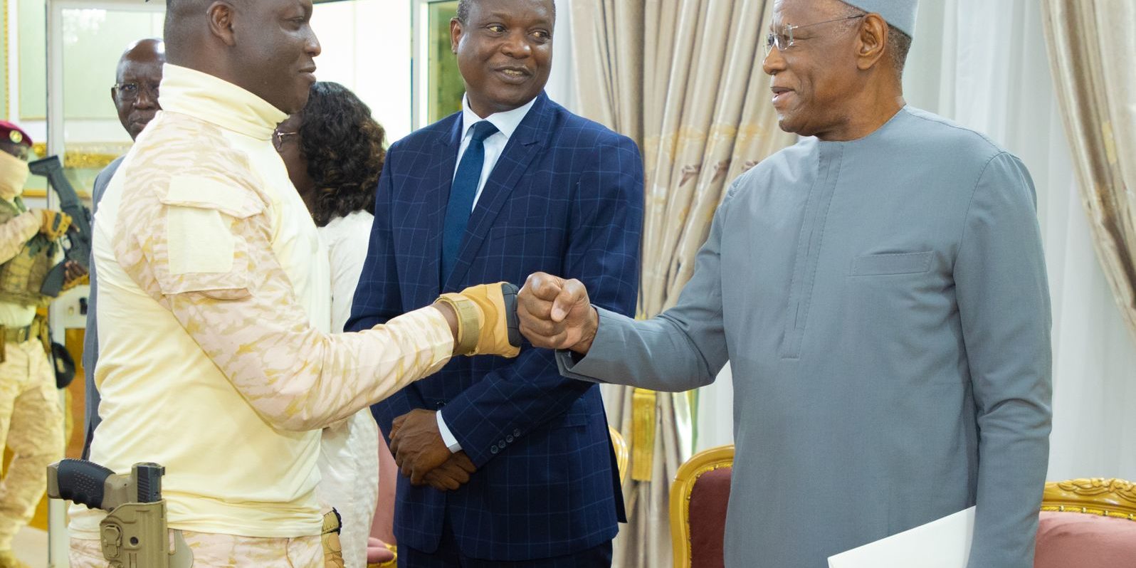 Burkina Faso : Diomaye dépêche un émissaire chez Traoré, ce qu’ils se sont dit