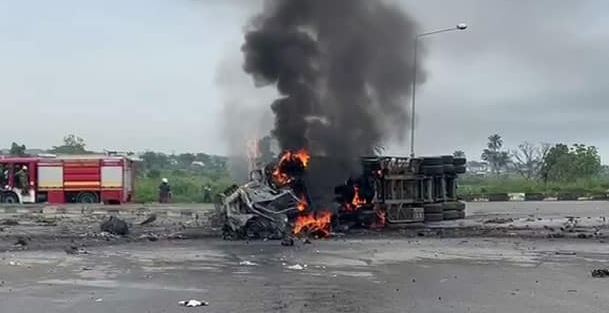 Nigeria : 86 victimes recensées dans l&rsquo;explosion d&rsquo;un pétrolier selon le bilan à mi-parcours