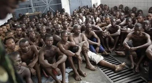 prisonniers_senegal.jpg