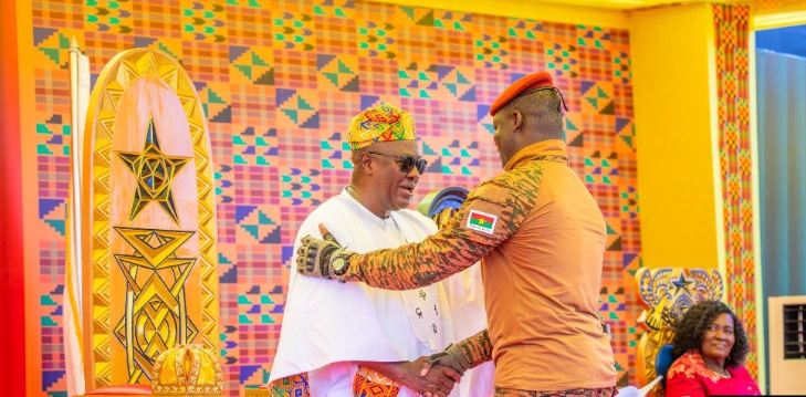 Ibrahim Traoré présent à la cérémonie d’investiture de John Dramani Mahama du Ghana