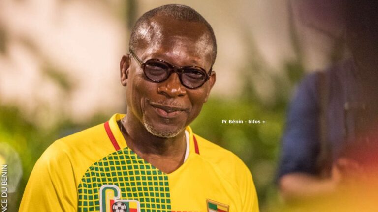 Bénin : Talon offre un cadeau personnel aux Amazones U17