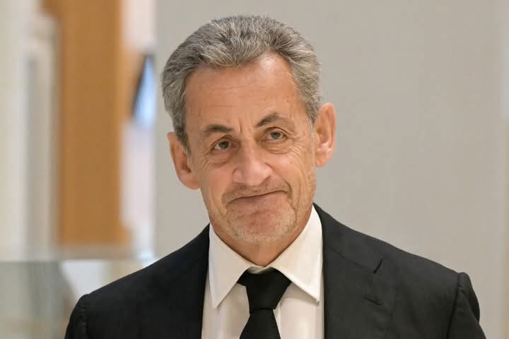 Sarkozy, en libération conditionnelle, l&rsquo;ex-président n&rsquo;a plus de bracelet électronique