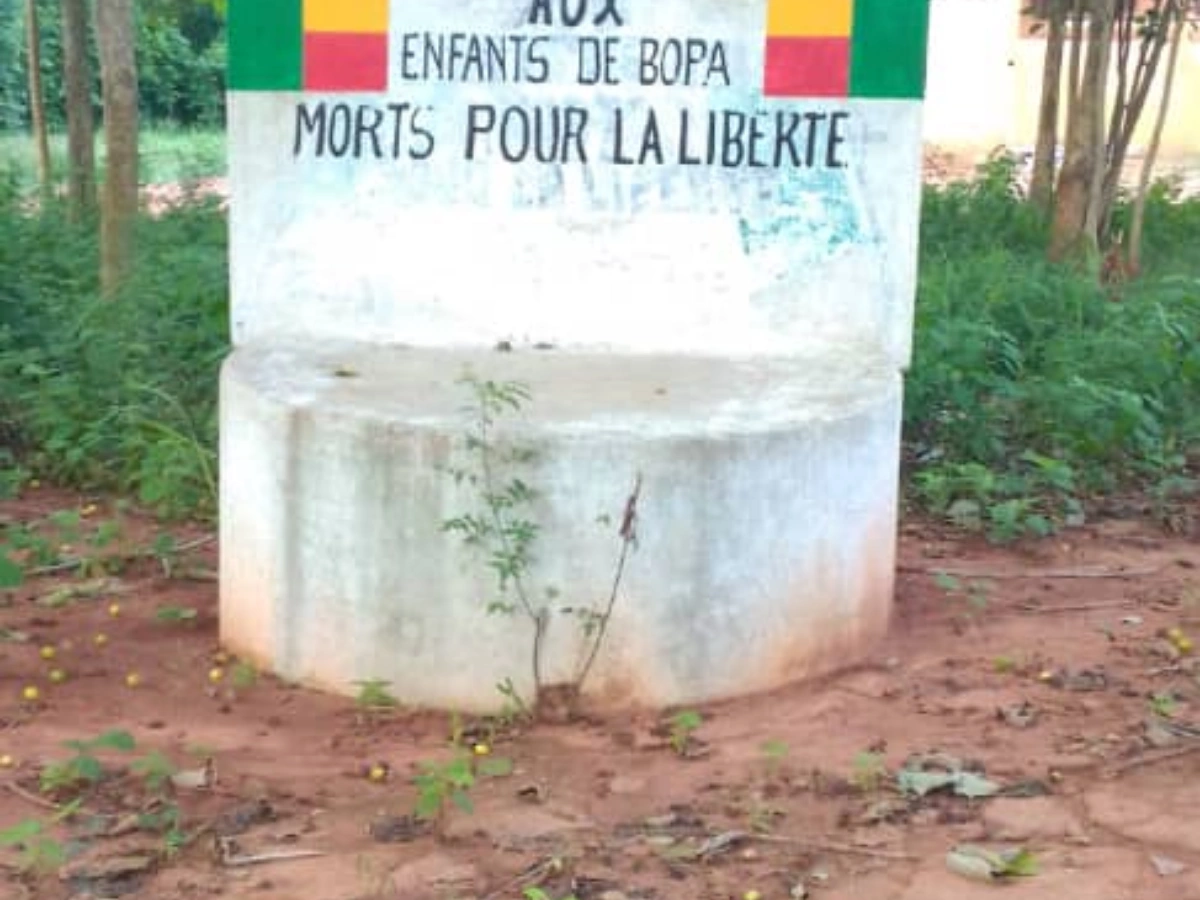 Monument dévoué aux enfants de Bopa morts pour la liberté