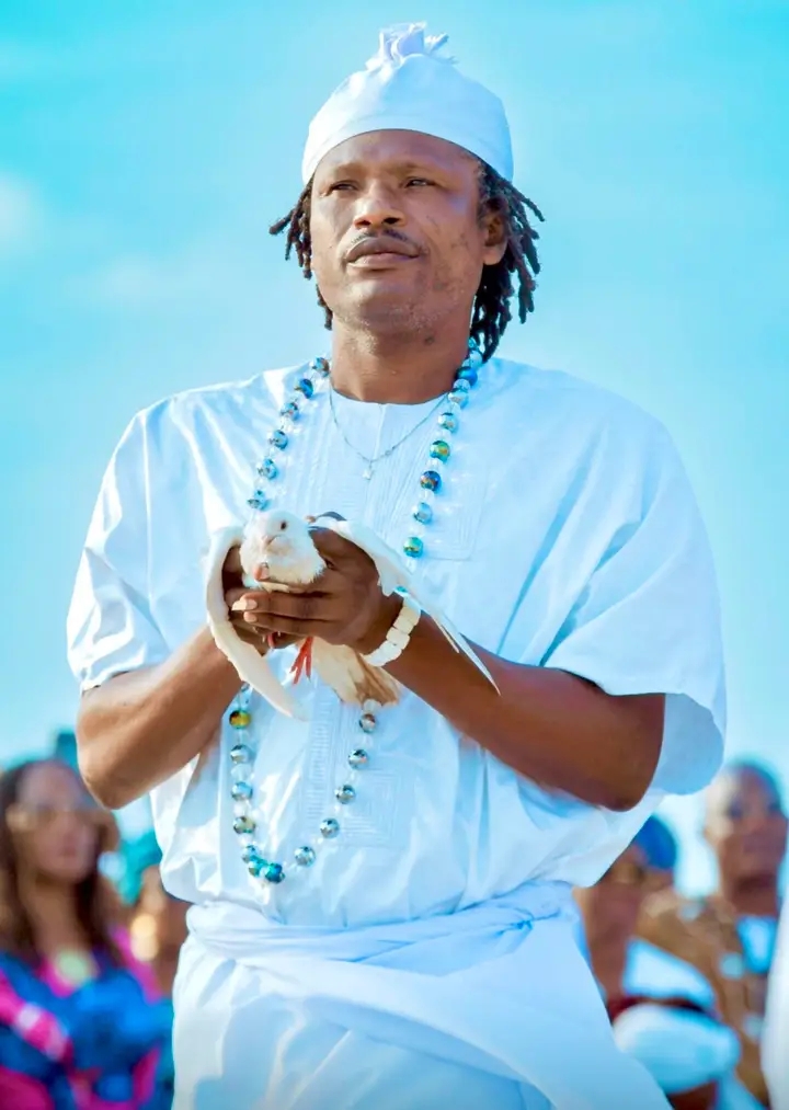 Grandes prières à Lokossa : Togbé Yédy appelle le peuple à s’unir pour la paix sous Wadagni