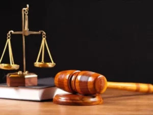 Bénin : pour 50f, un meunier gifle un enfant jusqu’au saignement de l&rsquo;oeil