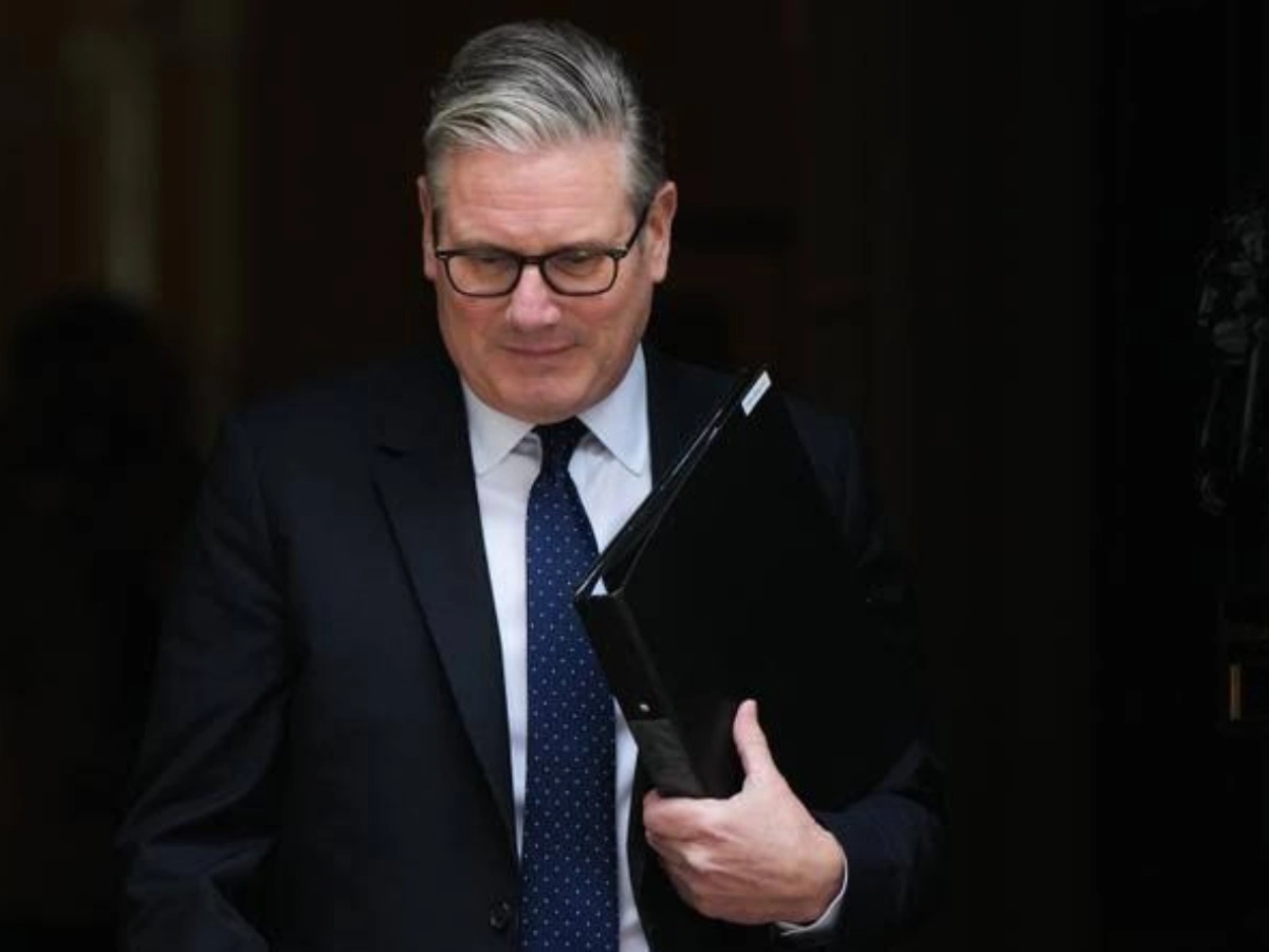 Royaume-Uni : sous pression, le Premier ministre Keir Starmer annonce sa démission