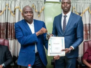Kamel Lafia Boro succède à Abou Adegbindin à l’Ordre national des médecins du Bénin