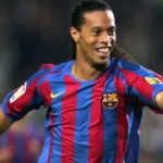 Mercato : l’ancienne star barcelonaise, Ronaldinho signe et veut rejouer