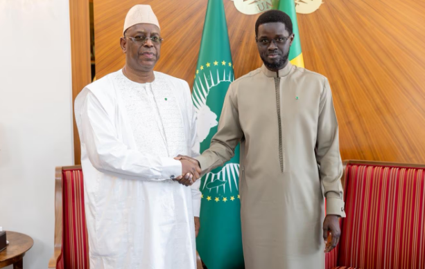 Macky Sall de retour au Sénégal deux ans après