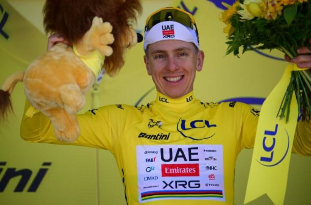 Tadej Pogacar maillot jaune après la 3è étape