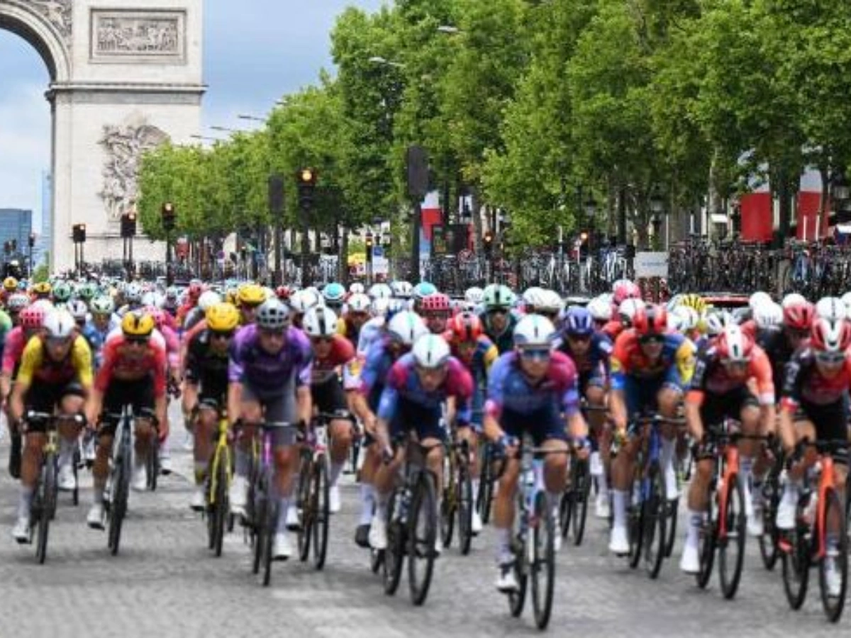 Tour de France 2026 : voici le classement après la première étape remportée par Visma-Lease a bike