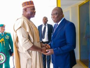 Coopération militaire : Le ministre Agonkan reçoit son homologue du Nigeria à Cotonou