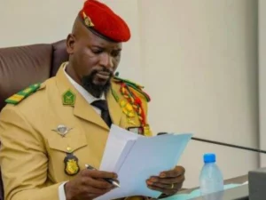 Doumbouya attendu à Conakry ce vendredi après son congé en Grèce