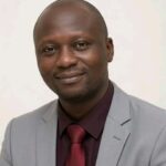 Dr Hondi félicite Rodrigue Montcho, désormais  Prof titulaire du CAMES