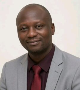 Dr Hondi félicite Rodrigue Montcho, désormais  Prof titulaire du CAMES