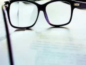 Cameroun : 04 journalistes gardés à vue après la disparition des lunettes d’un ministre