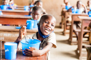 Cantines scolaires au Bénin : le gouvernement annonce l&rsquo;augmentation du taux de couverture dès la rentrée prochaine
