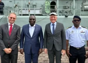 Marine béninoise : le ministre Agonkan accueille la marine portugaise à Cotonou