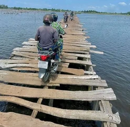 Bénin : à Sèmè-Podji, le danger guette les usagers du pont Sèkandji-Tchonvi