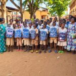 Dr HONDI et l&rsquo;ONG Club Excellence ADECO distribuent des kits scolaires à Abomey-Calavi
