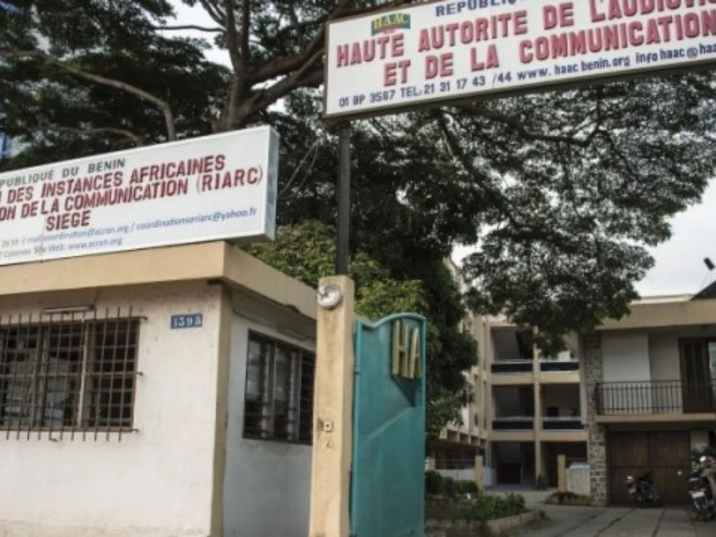 Bénin : la HAAC autorise 16 nouvelles webtélévisions