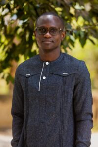 « Cheikh Hamidou Kane m’a appris à accepter la différence », dixit Tafsir Khaly Sarr, journaliste et enseignant à l’Université Cheikh Anta Diop